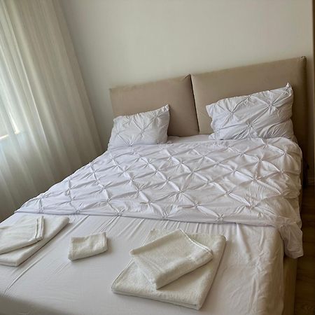 North Area Lake View Studio Букурещ Екстериор снимка
